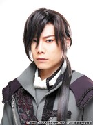 グウェンダル役の兼崎健太郎。