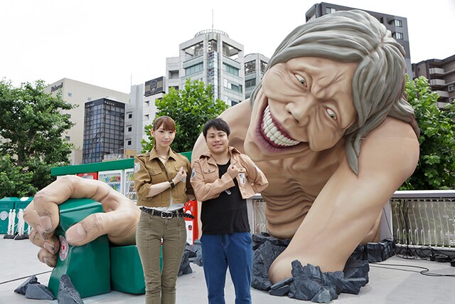 写真左より井上麻里奈、井上裕介（NON STYLE）。