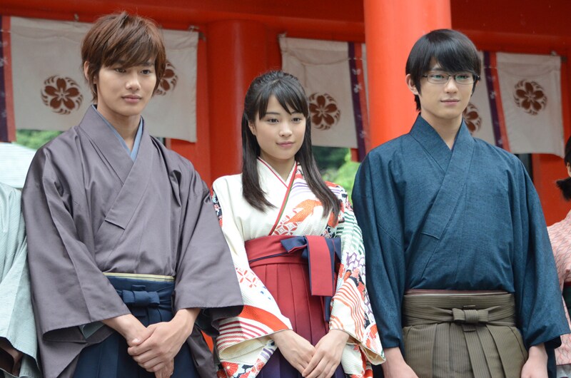 ちはやふる（広瀬すず 新田真剣佑 野村周平）この3名が直接サインしたものです！ 広瀬すず×野村周平×新田真剣佑インタビュー「ちはやふるメンバー