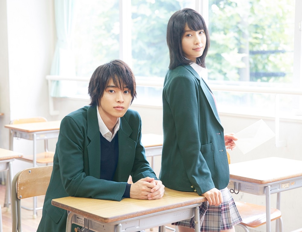 「orange-オレンジ-」より成瀬翔役の山崎賢人、高宮菜穂役の土屋太鳳。