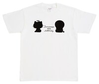 「DORAEMON × HELLO KITTY」のTシャツ（白）。百貨店内の期間限定ショップでのみ取り扱われる。￼(c)Fujiko-Pro (c)1976, 2015 SANRIO CO.,LTD.
