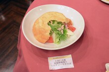 「常住戦陣!!ムシブギョー 月島仁兵衛 富嶽鉄槌割りトルティーヤサラダ」(c)福田宏／小学館