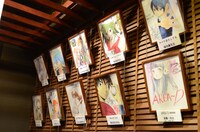 「少年サンデーカフェ」の様子。店内にはサンデー作家の直筆のイラストが展示されている。