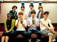 ドラマCD収録の様子。（左上から時計回りに）安元洋貴、中村悠一、小西克幸、宮崎寛務、櫻井孝宏、石川界人、古川慎、悠木碧。(c)ONE・村田雄介/集英社・ヒーロー協会本部