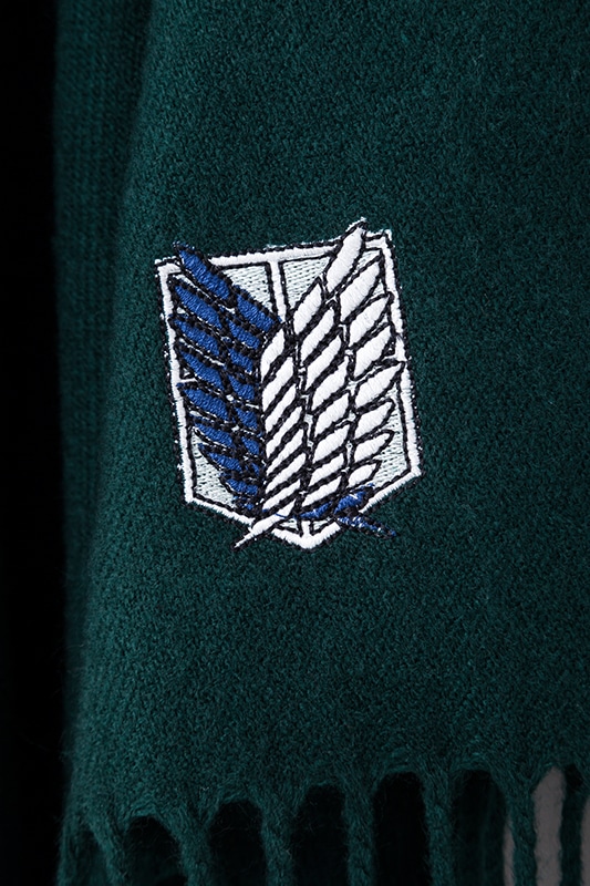 「調査兵団ストール」の刺繍。(c)諫山創・講談社／「進撃の巨人」製作委員会