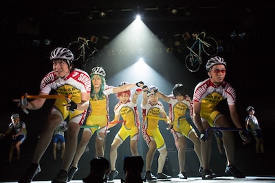 舞台「弱虫ペダル」場面写真 (c)渡辺航（週刊少年チャンピオン）2008 (c)渡辺航（週刊少年チャンピオン）／マーベラスAQL、ディー・バイ・エル・クリエイション、イープラス