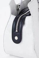 「金木研モデルハンドバッグ ハンドバッグ 東京喰種」 (c)石田スイ/集英社・東京喰種製作委員会