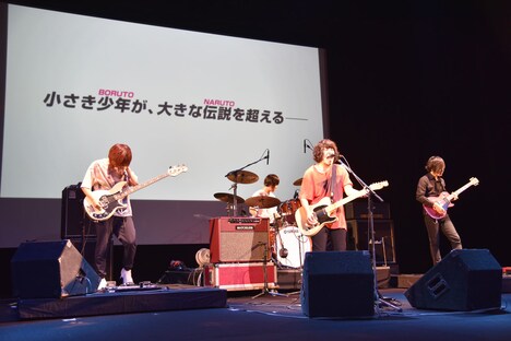 KANA-BOONによるパフォーマンス。