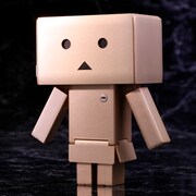 「完全変形ダンボー Gold Ver.」(c)KIYOHIKO AZUMA/YOTUBA SUTAZIO