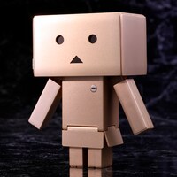 「完全変形ダンボー Gold Ver.」(c)KIYOHIKO AZUMA/YOTUBA SUTAZIO