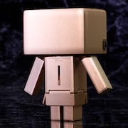 「完全変形ダンボー Gold Ver.」(c)KIYOHIKO AZUMA/YOTUBA SUTAZIO