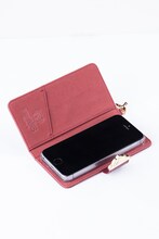 「クロウカードの本ブック型スマートフォンケース（5/5S用）」(c)CLAMP・ShigatsuTsuitachi　CO.,LTD.／講談社