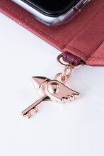 「クロウカードの本ブック型スマートフォンケース（5/5S用）」(c)CLAMP・ShigatsuTsuitachi　CO.,LTD.／講談社