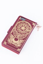 「クロウカードの本ブック型スマートフォンケース（6用）」(c)CLAMP・ShigatsuTsuitachi　CO.,LTD.／講談社