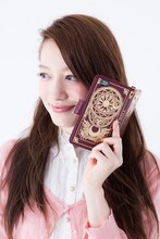 「クロウカードの本ブック型スマートフォンケース（6用）」(c)CLAMP・ShigatsuTsuitachi　CO.,LTD.／講談社