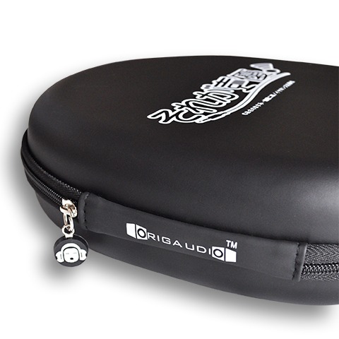 OrigAudioコラボ ヘッドホン (c)あさのますみ・畑健二郎/イヤホンズ応援団