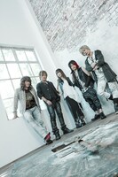 オープニングテーマを手がけるJAM Project。