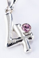 春市のペンダントトップ。