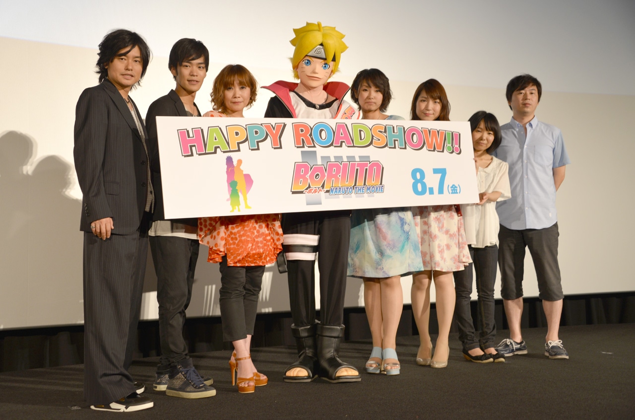 （左から）森久保祥太郎、小野賢章、竹内順子、ボルトの着ぐるみ、三瓶由布子、中村千絵、菊池こころ、岸本斉史。