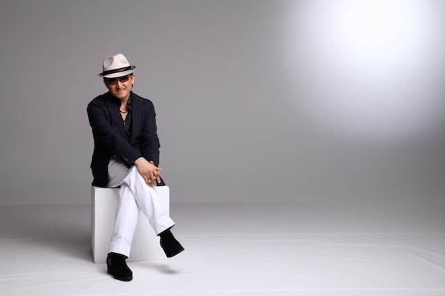 マンガ原作者の樹林伸。