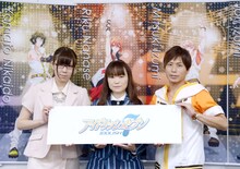 左からゲームプロデューサーの根岸綾香、キャラクターデザインの原案を務めた種村有菜、IP統括プロデューサーの下岡聡吉。下岡プロデューサーは自身もお気に入りだというIDOLiSH7のメンバー・和泉三月のパーカーを着用して登場した。