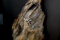 「クロエのブレスレット」イメージ。