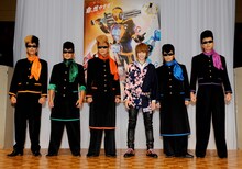 昨日8月18日に行われた制作発表会見の様子。主題歌を担当する氣志團と西銘駿。（c）2015 石森プロ・テレビ朝日・ADK・東映