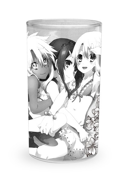 先行販売アイテムの「イリヤ・美遊・クロエ グラス」表面。