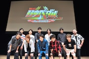 (上段左から)待宮栄吉役の山本侑平、新開隼人役の宮崎秋人、福富寿一役の滝川英治、金城真護役の郷本直也、御堂筋翔役の村田充、西田シャトナー。(下段左から)黒田雪成役の秋元龍太朗、泉田塔一郎役の河原田巧也、小野田坂道役の村井良大、鳴子章吉役の鳥越裕貴、水田信行役の桝井賢斗。