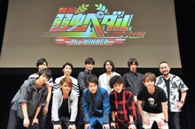 （上段左から）待宮栄吉役の山本侑平、新開隼人役の宮崎秋人、福富寿一役の滝川英治、金城真護役の郷本直也、御堂筋翔役の村田充、西田シャトナー。（下段左から）黒田雪成役の秋元龍太朗、泉田塔一郎役の河原田巧也、小野田坂道役の村井良大、鳴子章吉役の鳥越裕貴、水田信行役の桝井賢斗。