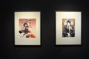 「曇天に笑う」原画展の様子。