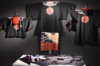 舞台「曇天に笑う」で使用された衣装。