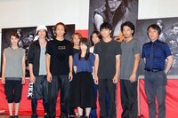 （左から）岡本あずさ、細貝圭、浅香航大、町田慎吾、川栄李奈、早乙女友貴、渡部秀、佐藤祐基、岡村俊一。