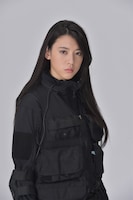 香瑩（シャンイン）役を演じる三吉彩花。