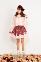 「襟付きカーディガン」と「クッキーリボンスカート」。