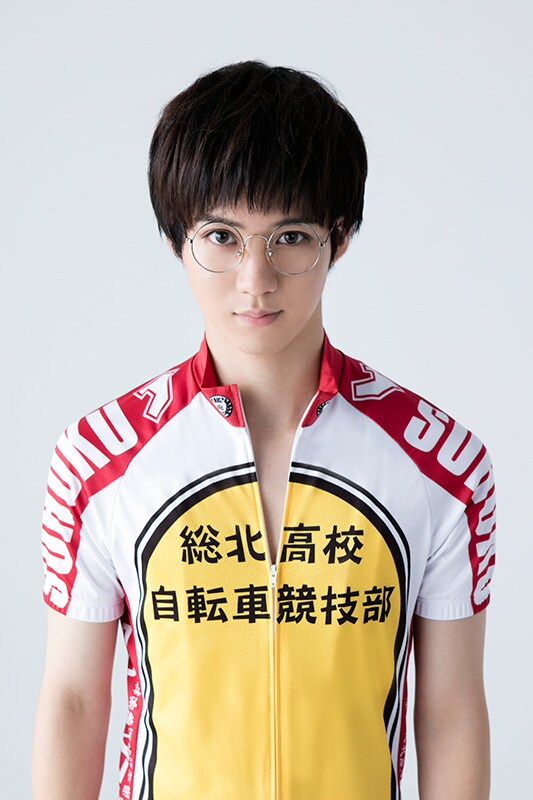 小野田坂道役の小越勇輝。