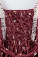 「クッキーリボンワンピース」のボルドー。