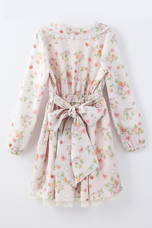 ローズワンピースのピンクベージュ。