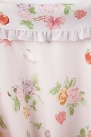 ローズワンピースのピンクベージュ。