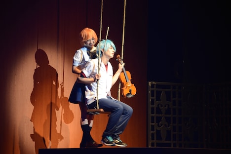 小日向かなで役の伊藤梨沙子、如月響也役の前山剛久。