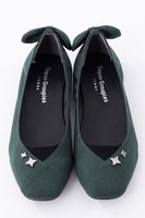 6年生モデルのパンプス。