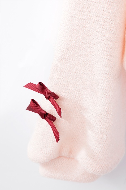 「襟付きカーディガン」のピンク。