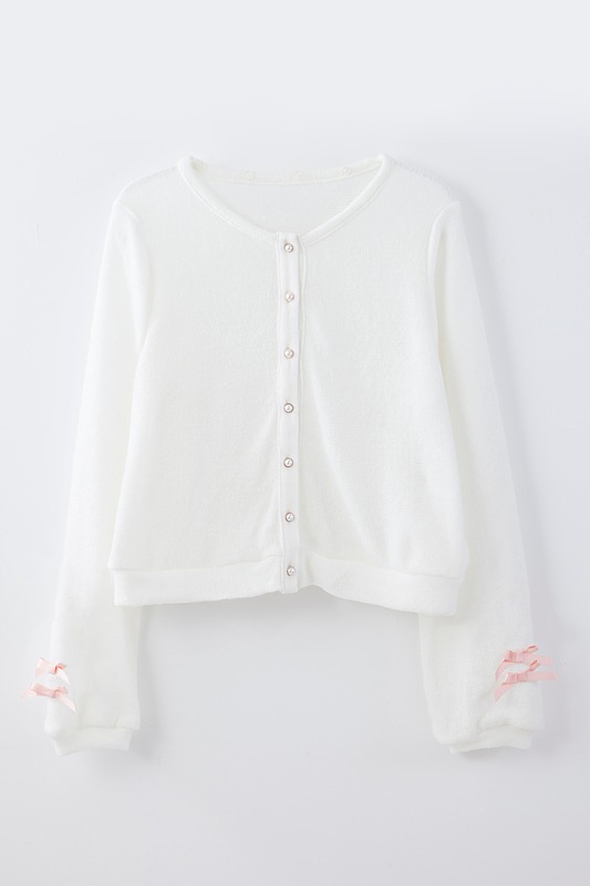 「襟付きカーディガン」のホワイト。