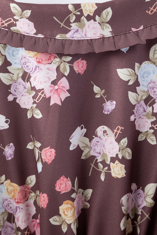 ローズワンピースのブラウン。