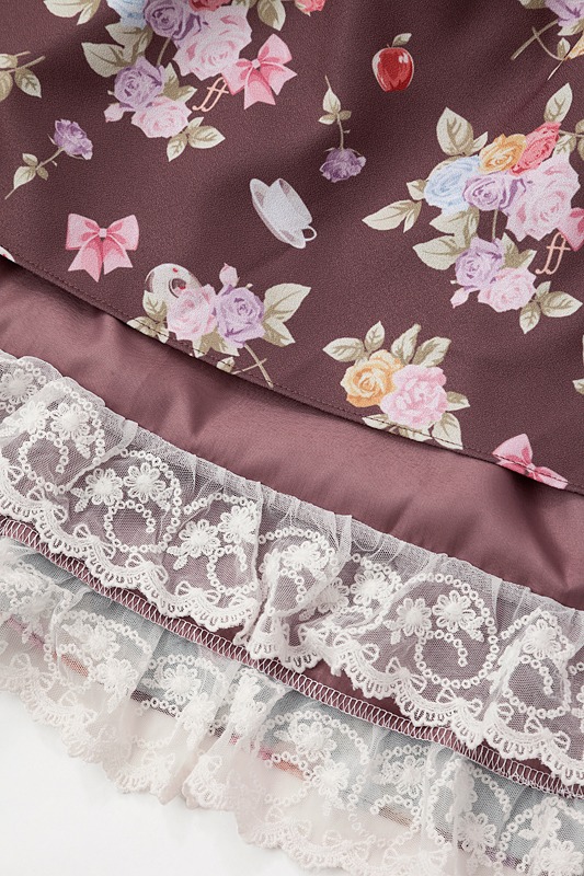 ローズワンピースのブラウン。