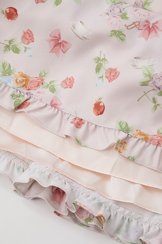 「トップス＆ジャンパースカートセット」のピンクベージュ。