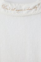 「襟付きカーディガン」のホワイト。