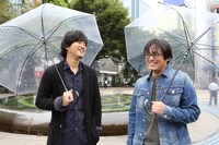 （左から）秦基博と花沢健吾。