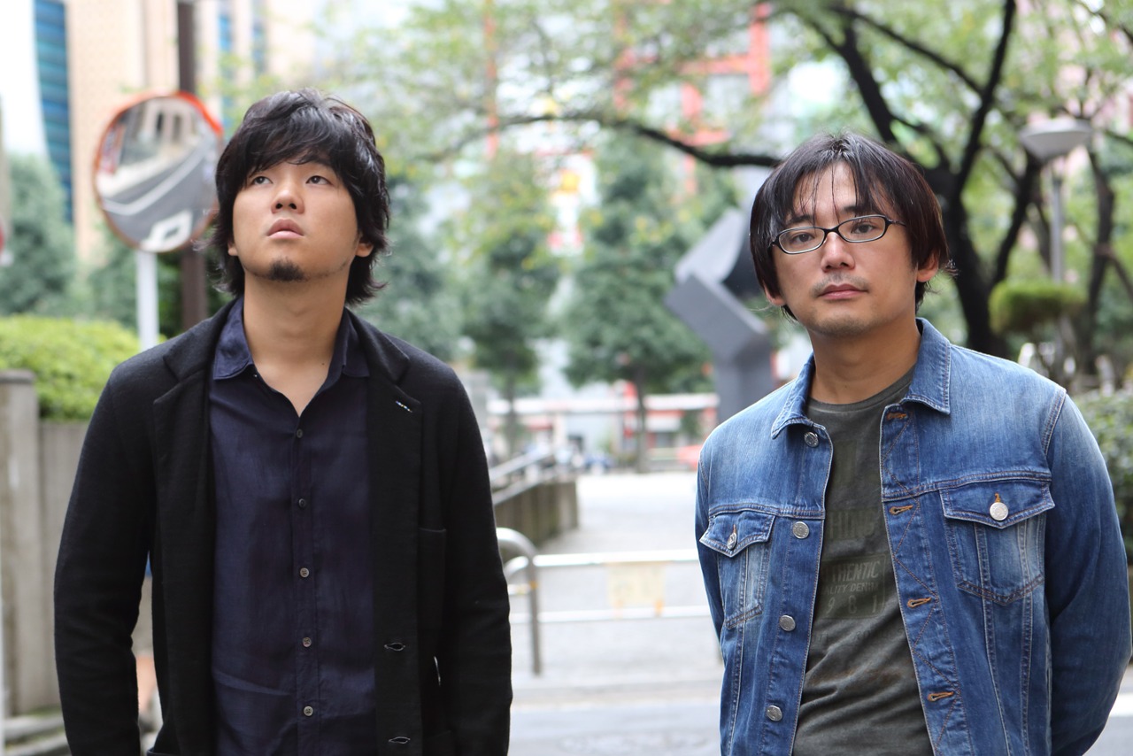 （左から）秦基博と花沢健吾。