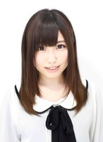 翔子役の鈴木愛奈。